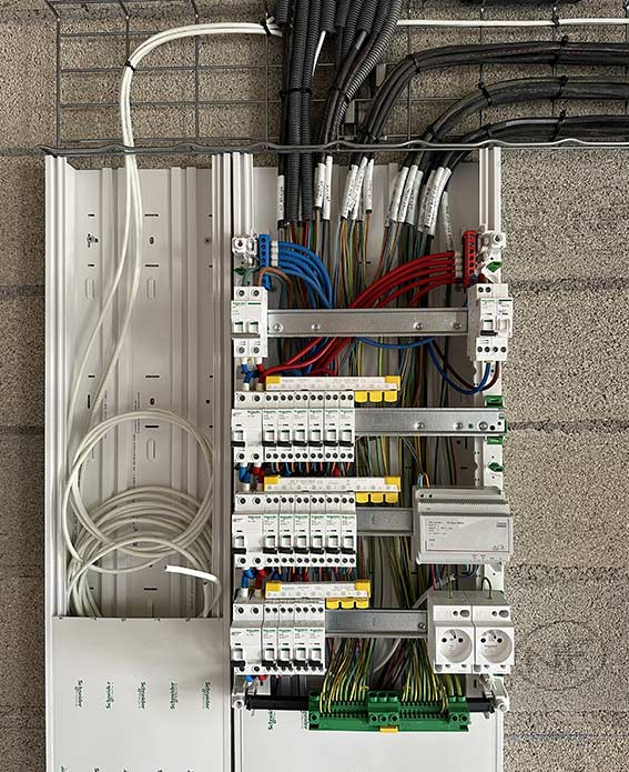 Tableau électrique sans cache